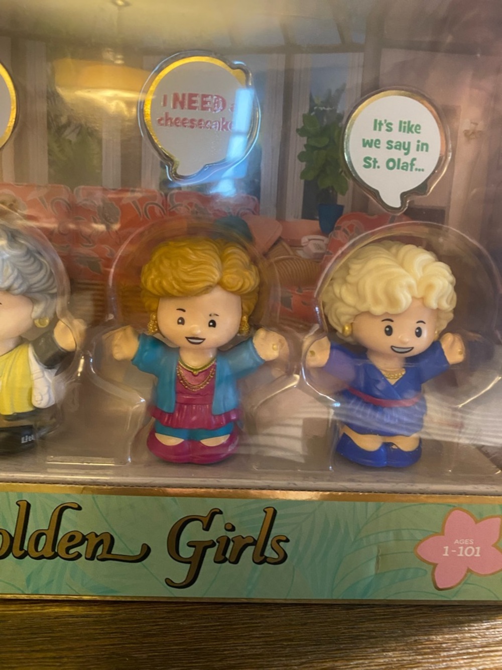 The Golden Girls Collectible Mini Figure Set - Picture 3 of 4